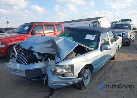 1997 Lincoln Town Car Executive из США, поврежденный, VIN 1LNLM81W8VY611126